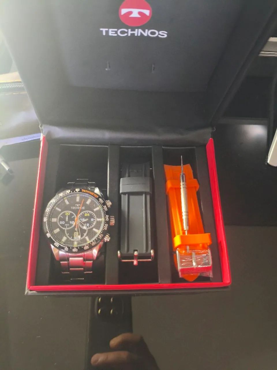 Kit Relógio Technos Masculino Cronógrafo Com Pulseira de Aço Prateada e Bisel Preto - Foto 2
