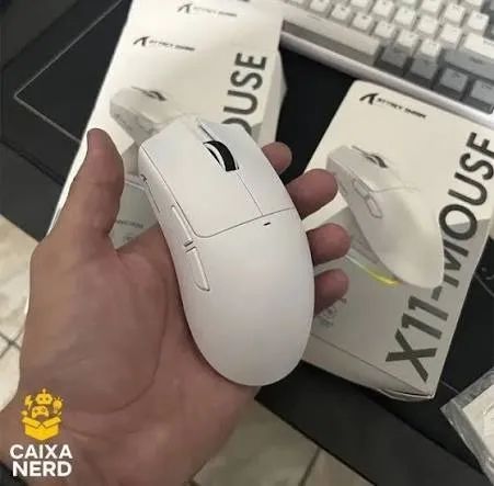 Mouse Gamer ATTACK SHARK X11 Sem Fio Tri-Mode (2.4G/Bluetooth/USB) Com Base RGB - Ergonômi - Foto 3