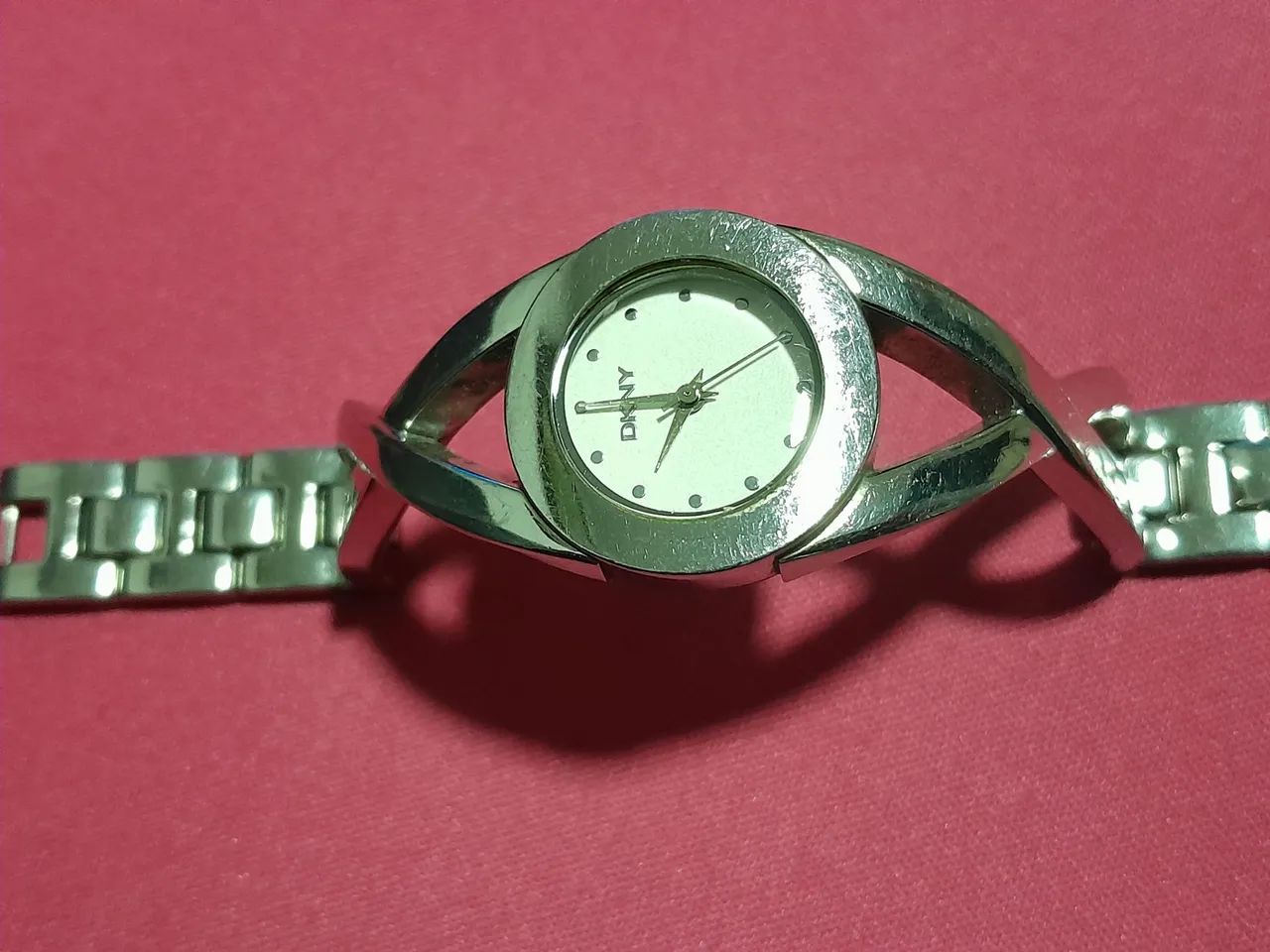 Relógio Dkny Quartz feminino  - Foto 2