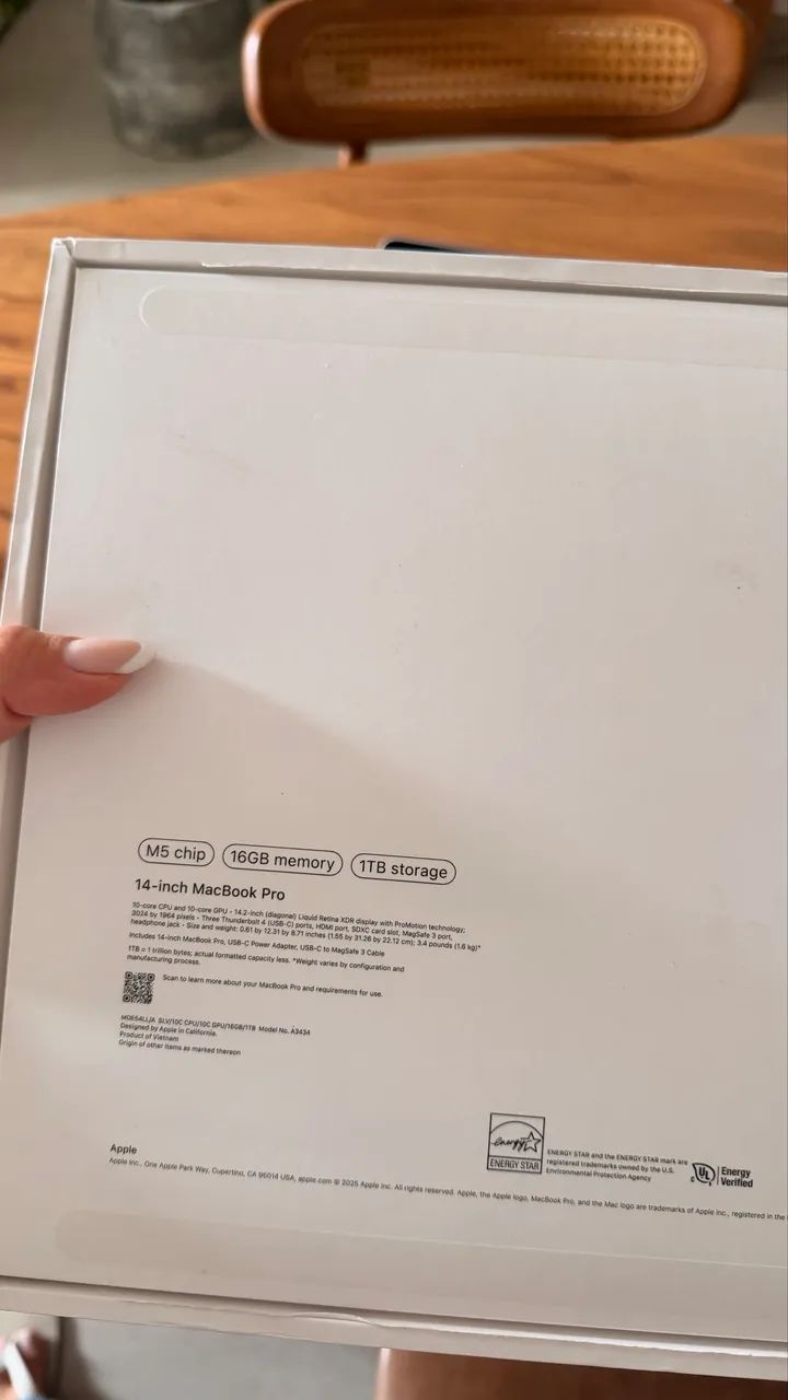 MacBook Pro 14? M5 | 16GB | 1TB SSD + Magic Mouse | SEM USO - Foto 2