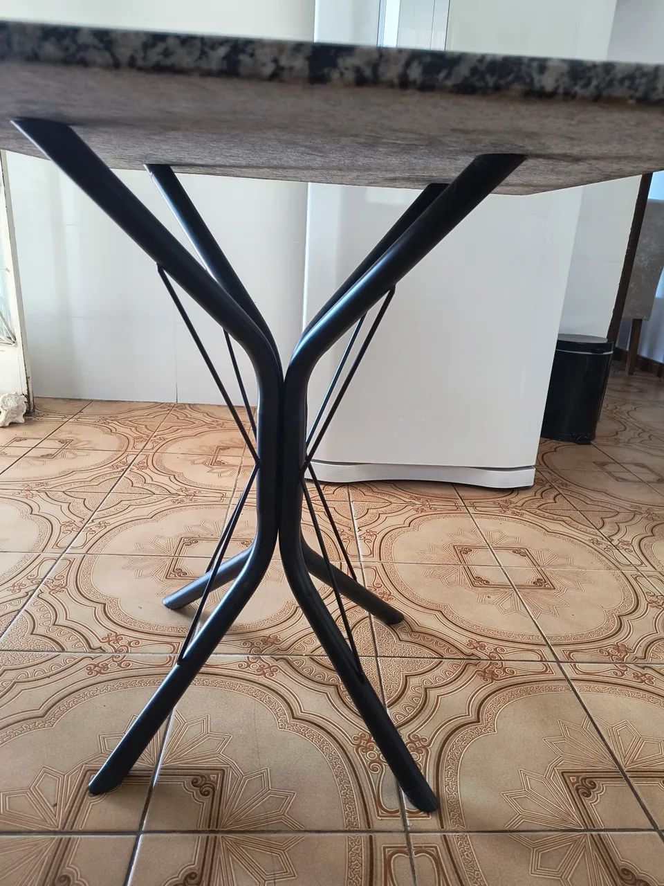 Mesa cozinha com 2 banquetinhas  - Foto 3