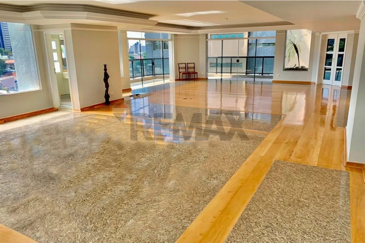 4 suítes e 4 garagens - Foto 2