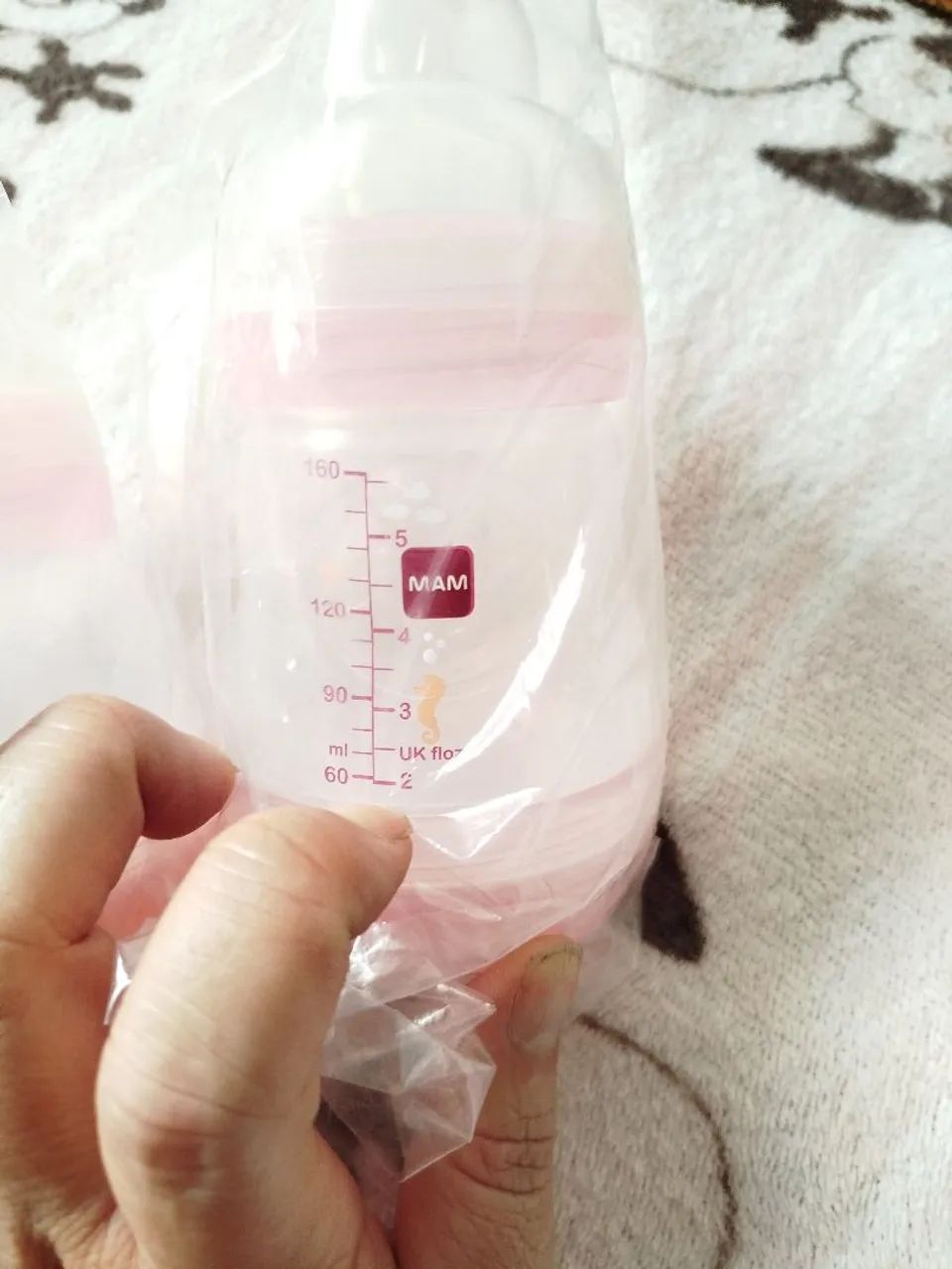Vendo mamadeira Mam com 3 bicos  - Foto 2