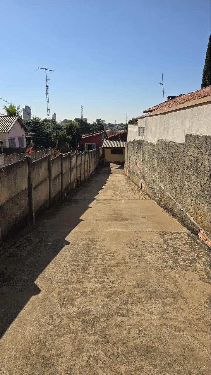 Sobrado construído em terreno de 978 m², com área total de 155,82 m². - Foto 2