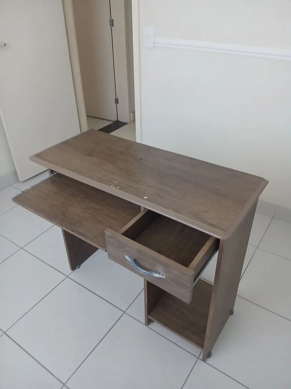 Mesa Simples para Notebook/PC/Estudos - Foto 4