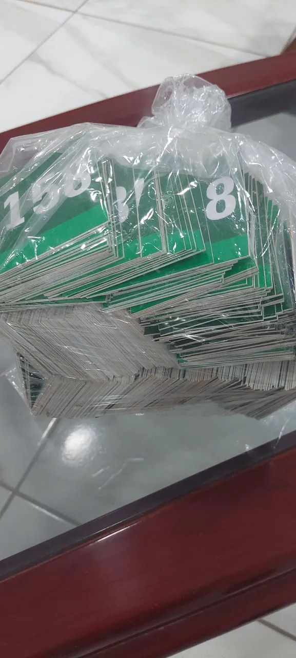 Placas numéricas para armários, mesas e rack. 