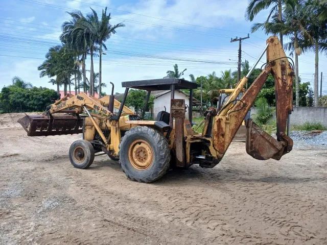 RETROESCAVADEIRA HS 86 - Foto 4