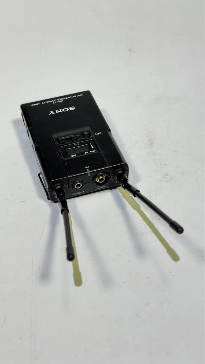 Sistema de Microfone Sem Fio Sony UTX-B2 / URX-P2 para Câmeras e