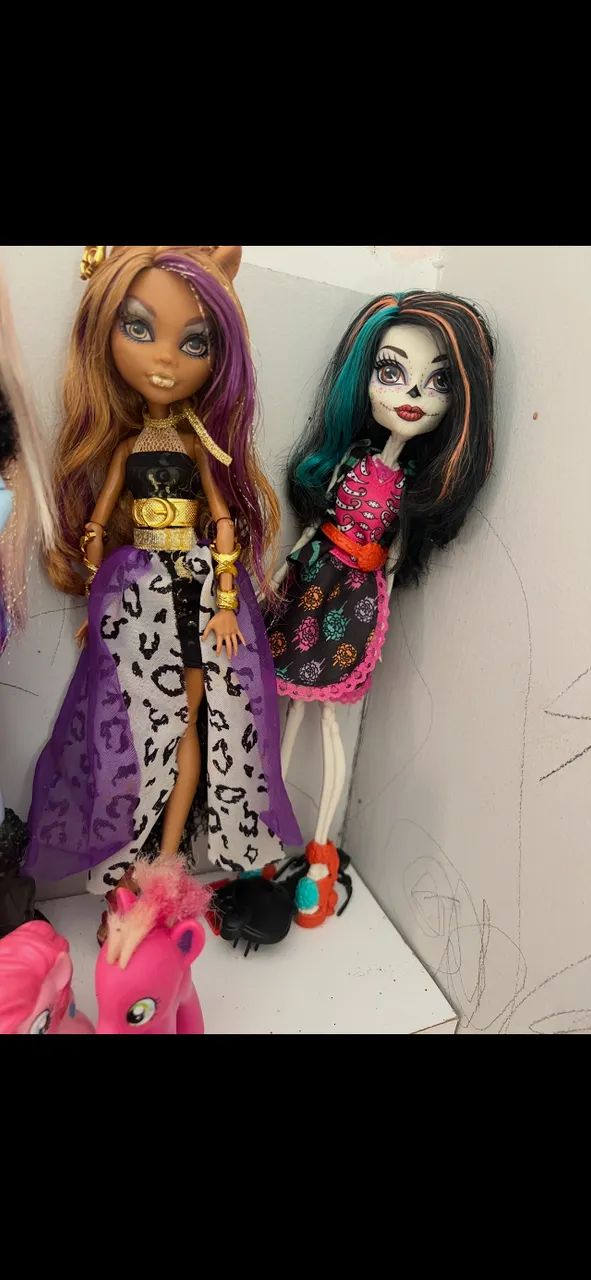  bonecas  monster High Clawden 13 desejos  - Foto 5