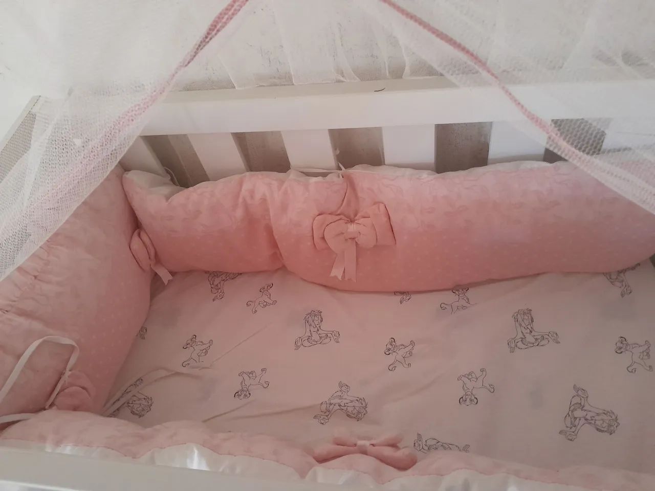 Mini berço com colchão, protetor e mosquiteiro  - Foto 3