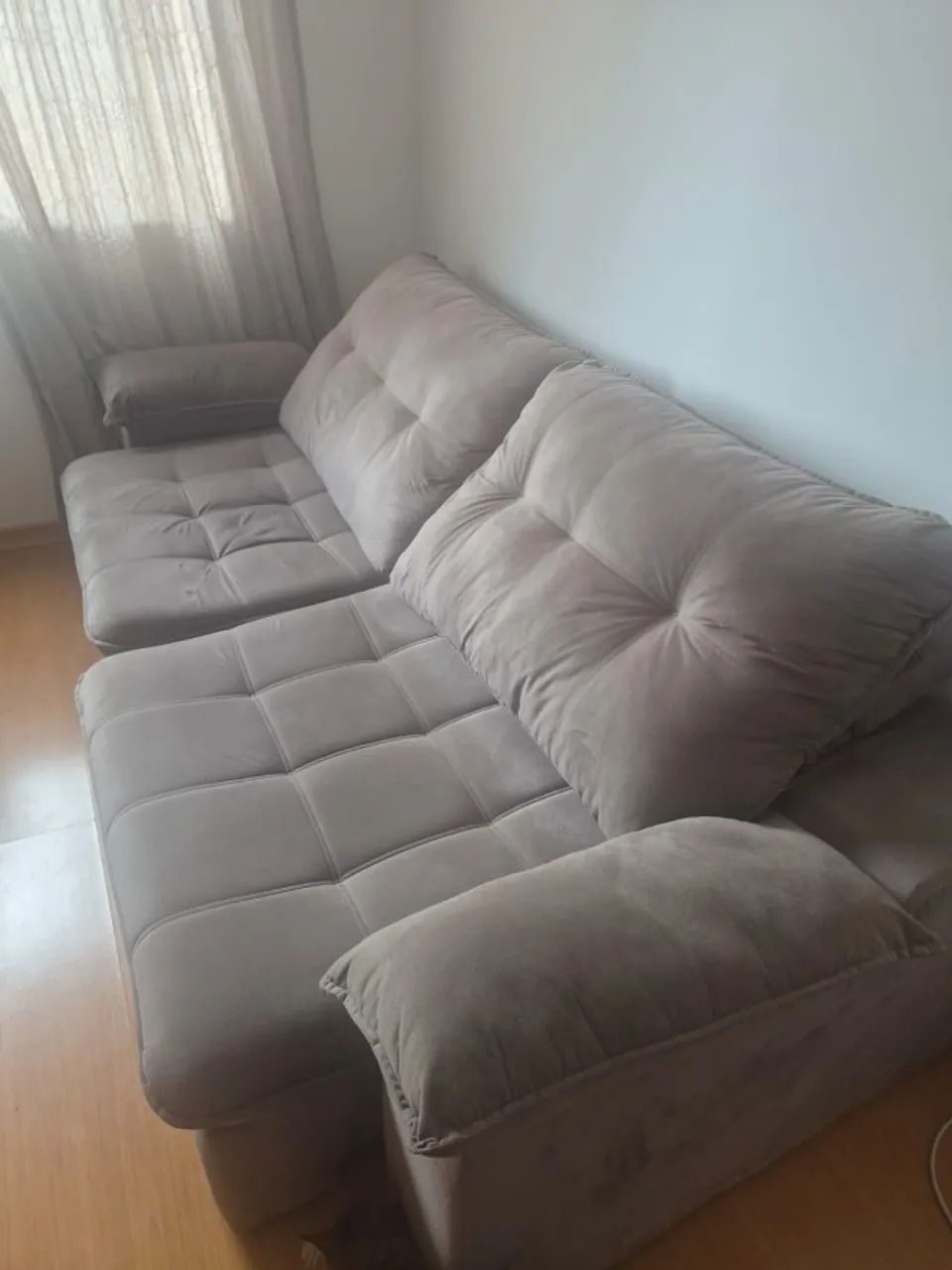 Sofá em suede impermeabilizado em excelente estado - Foto 2