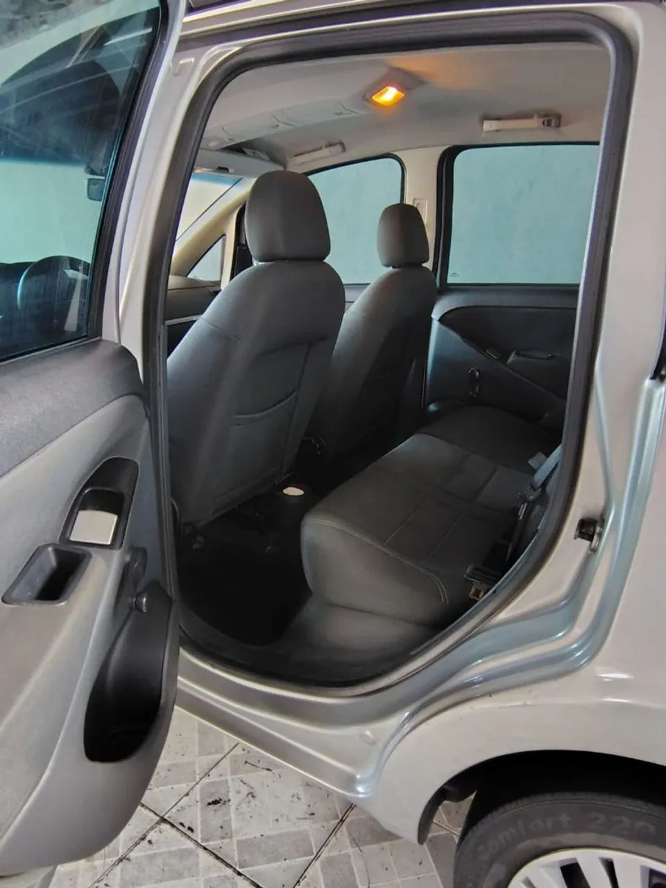 Fiat Idea Essence 1.6 Flex 16V 5P 2011 - Foto 3