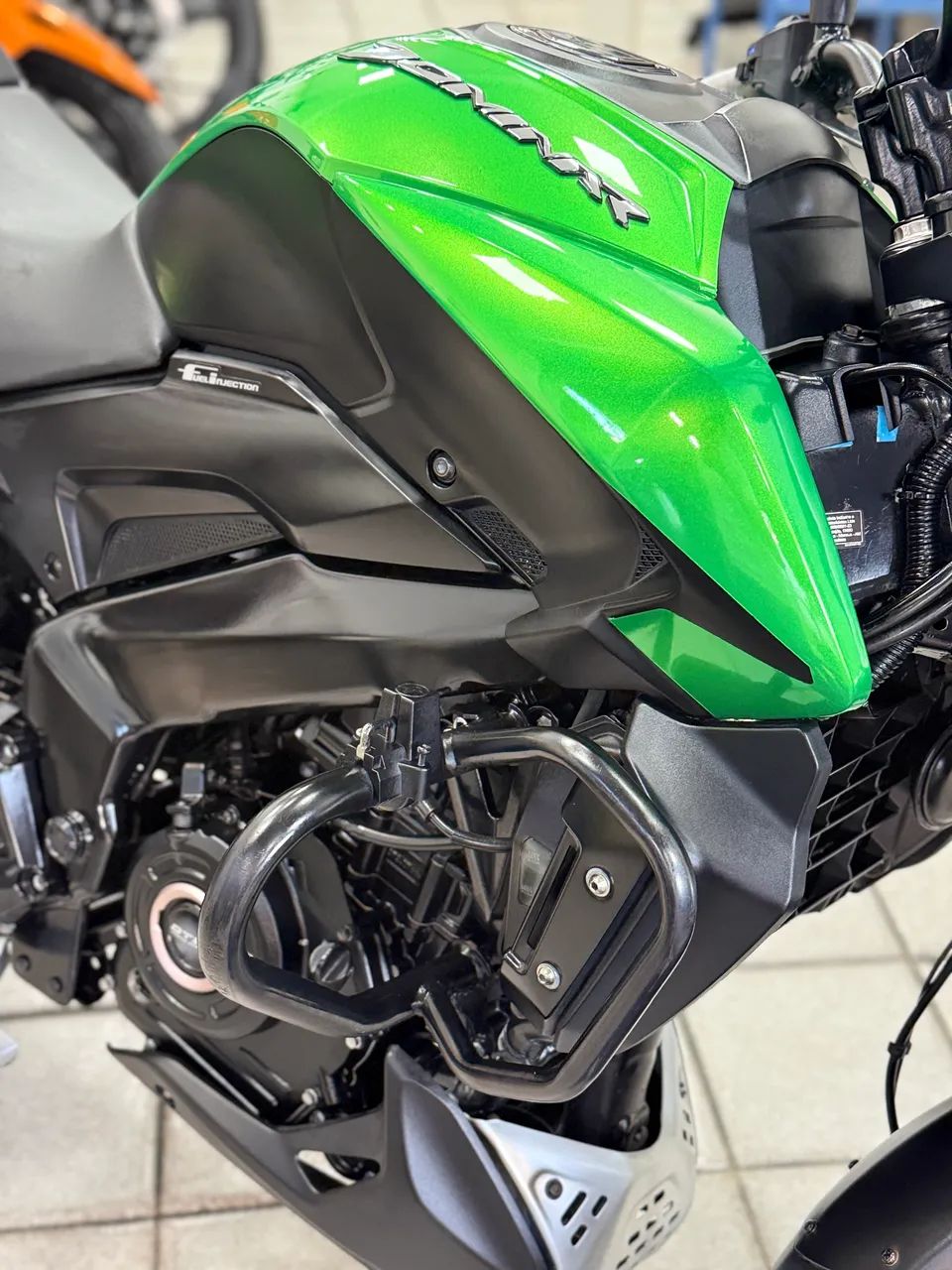 Bajaj Dominar 400 2024 - Foto 2