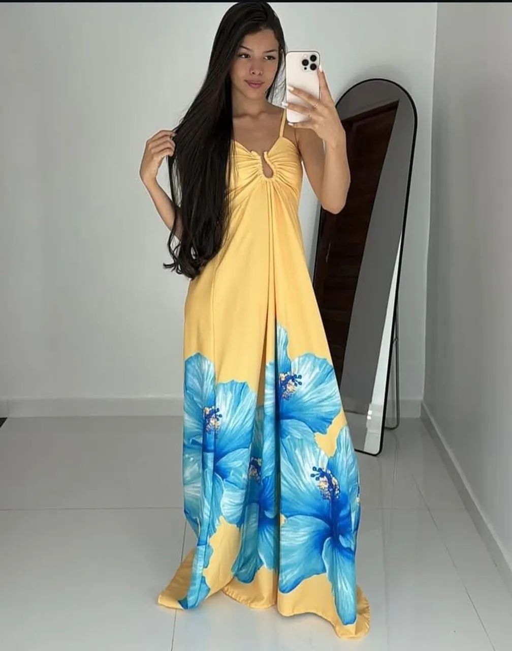 Vende-se vestido novo