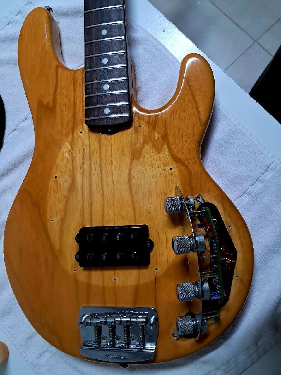 Musicman Stingray 4C 3EQ 2008 - Foto 3