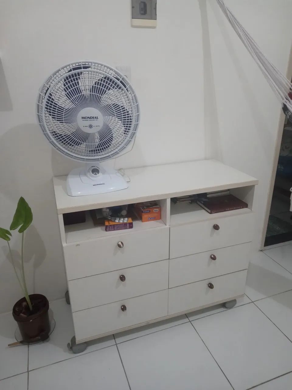 Cômoda MDP com 6 gavetas resistentes e fundas
