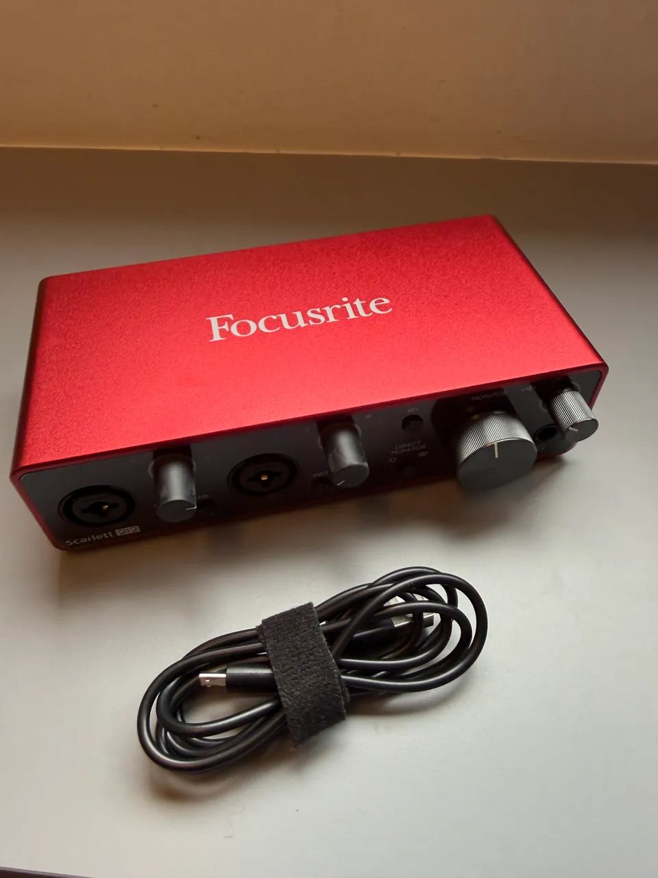 Focusrite Scarlett 2i2 3ª Geração - Interface de Áudio USB - Zerada - Foto 4