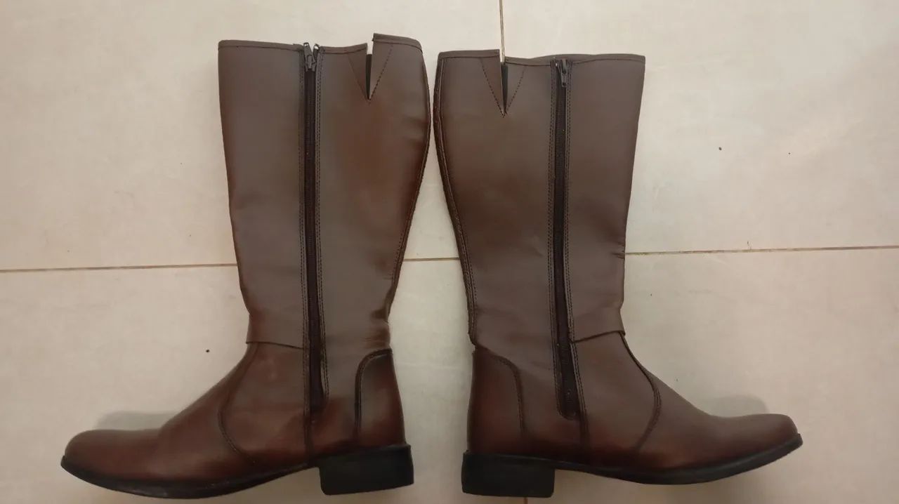 Bota marrom - Foto 4