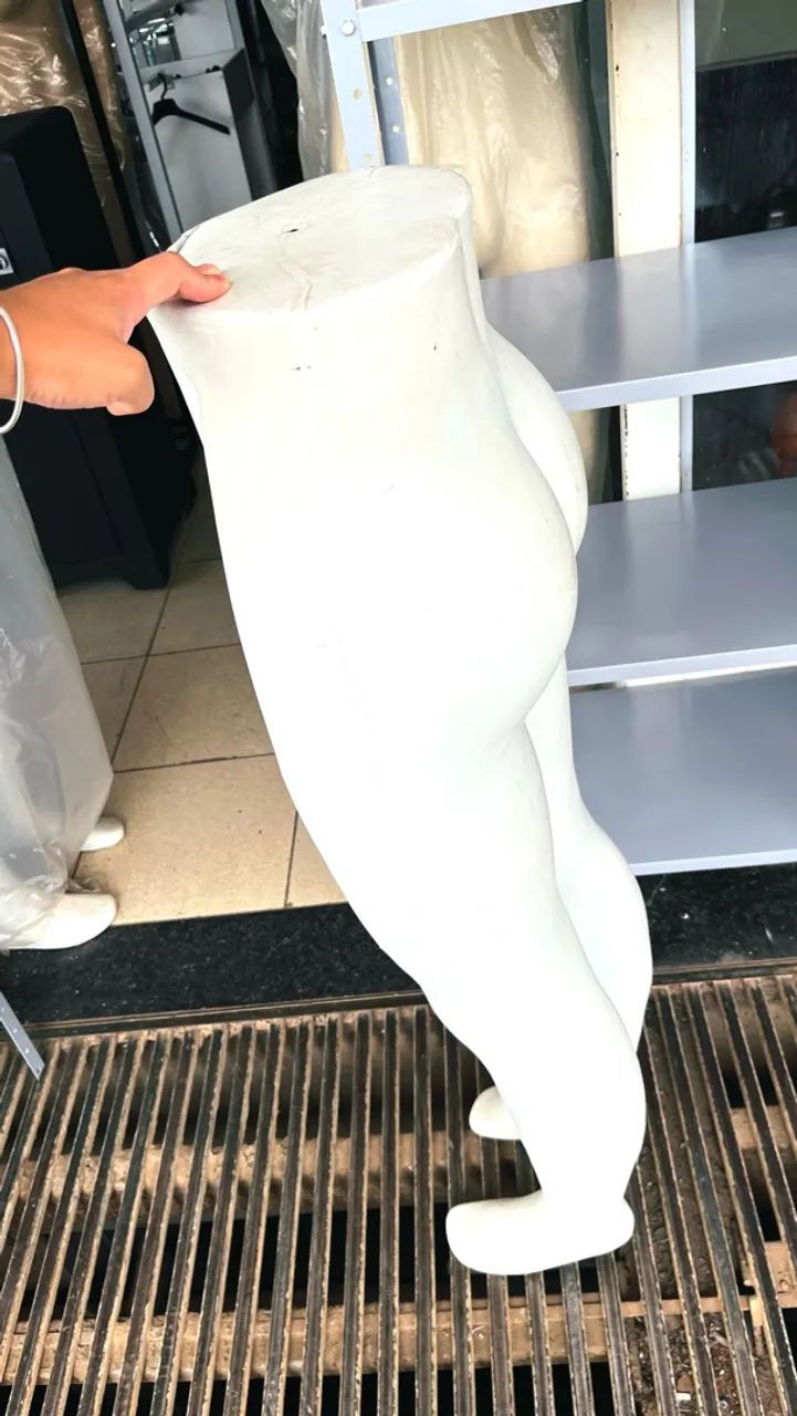 Pernas de manequim masculina usada  - Foto 2