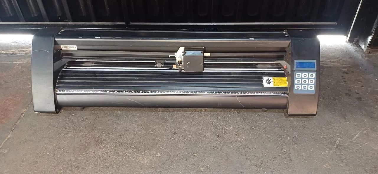 Plotter working424794609995622402