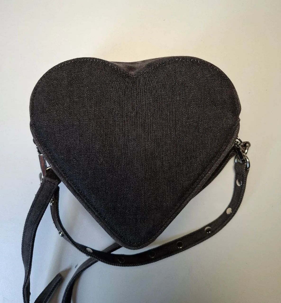 Bolsa Coraç ão Denim Bershka - Foto 2