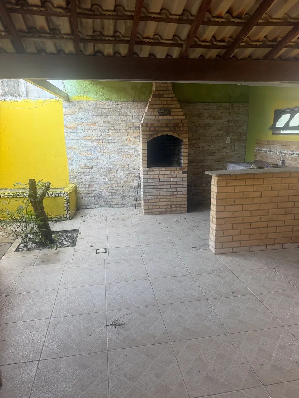 Casa bem localizada lado praia 