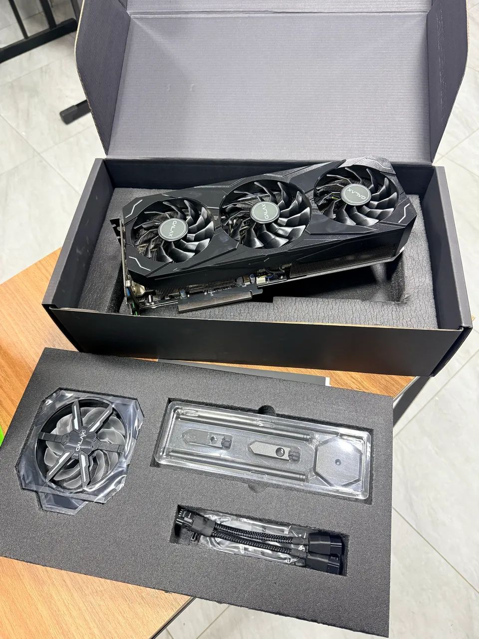 RTX 4070 TI SUPER 16GB GALAX  - Foto 3