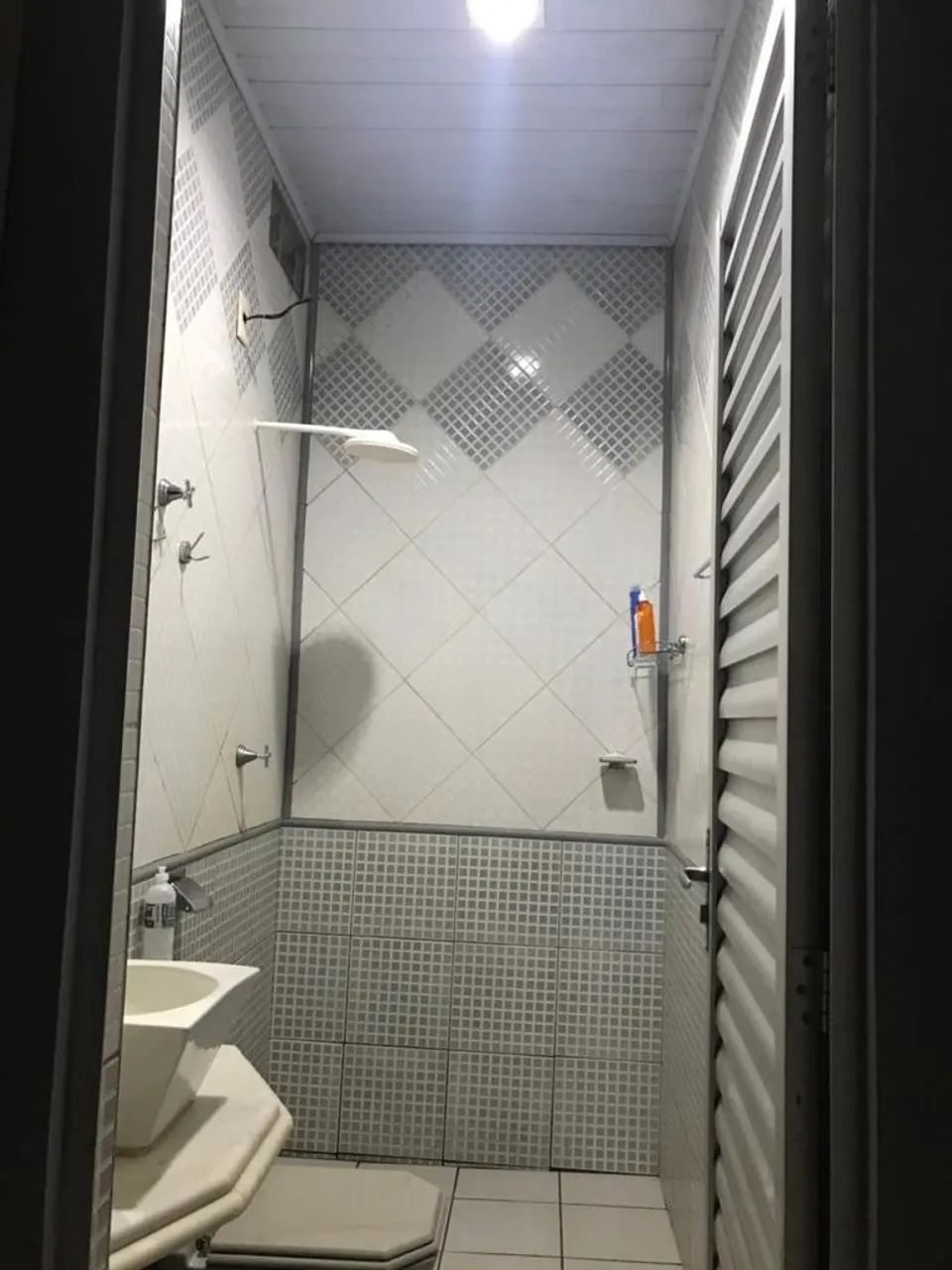 Vendo Casa PRONTA PARA FINANCIAR - bairro Village - 1 suíte e 2 quartos  - Foto 4