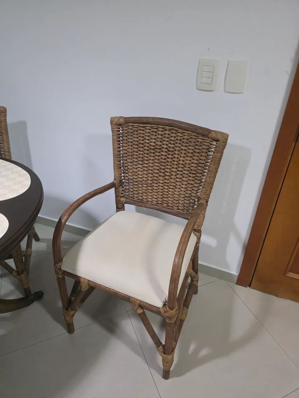 Cadeiras e bancos - Foto 3