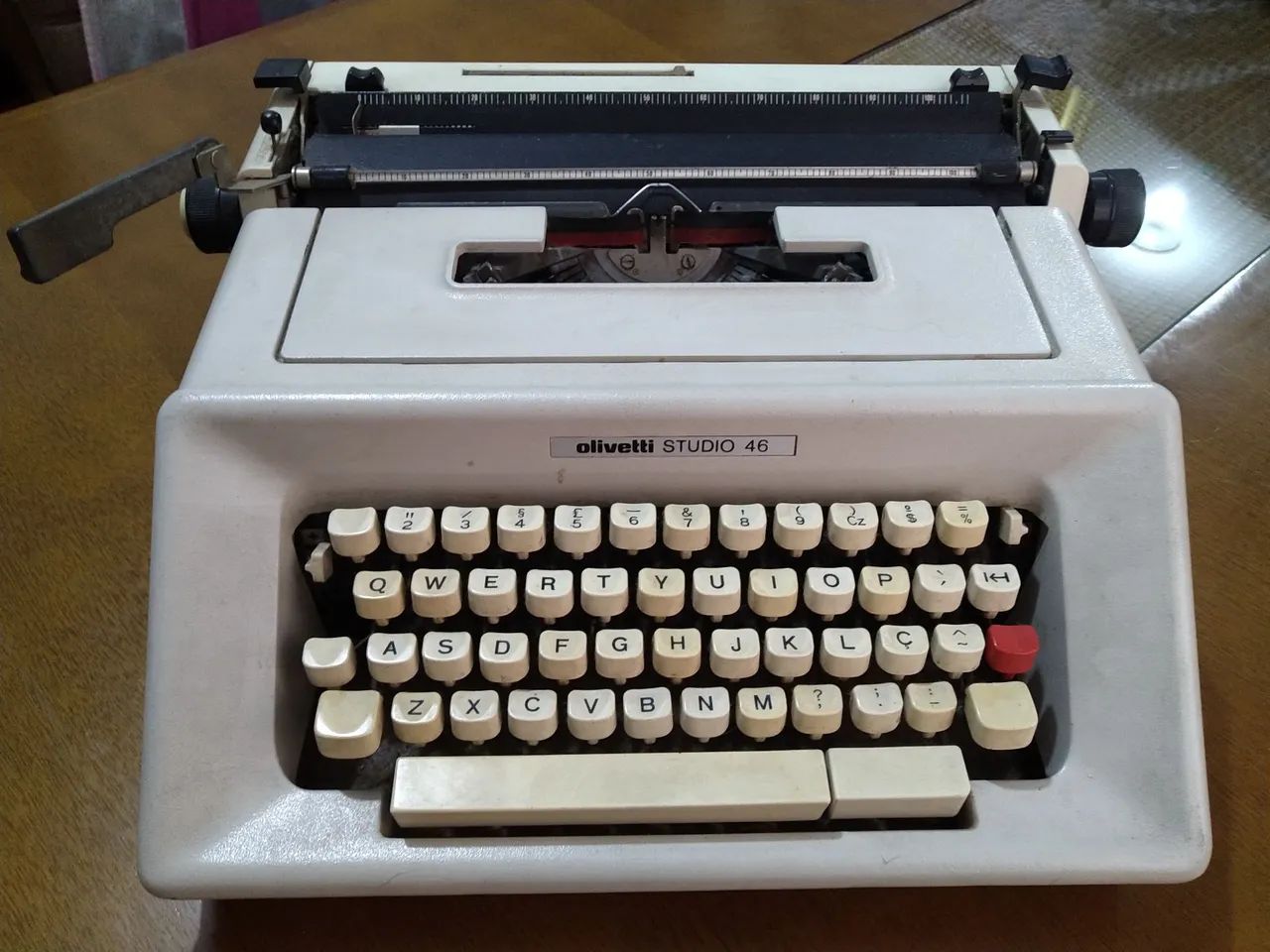 Máquina de escrever Olivetti 