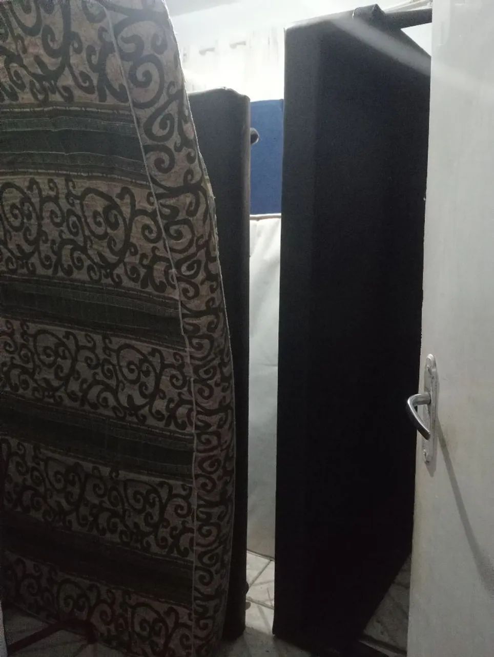 Cama box de solteiro com auxiliar e colchão 