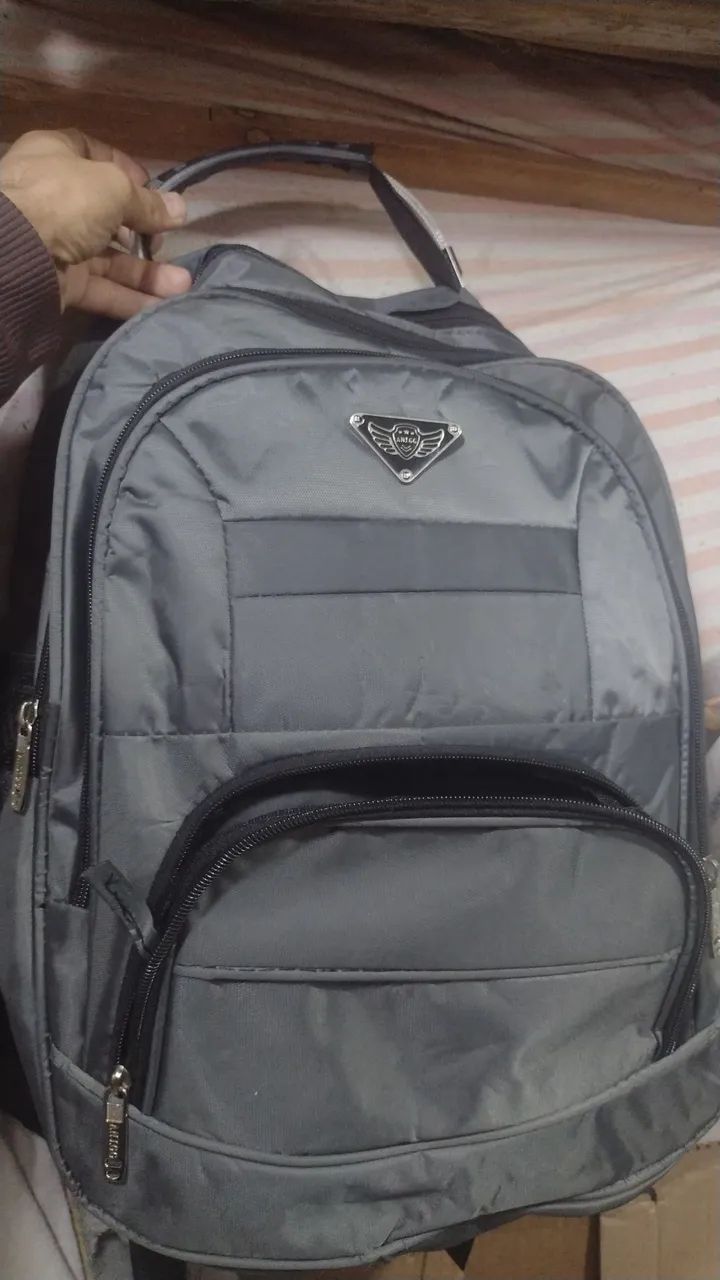 Mochila cinza
