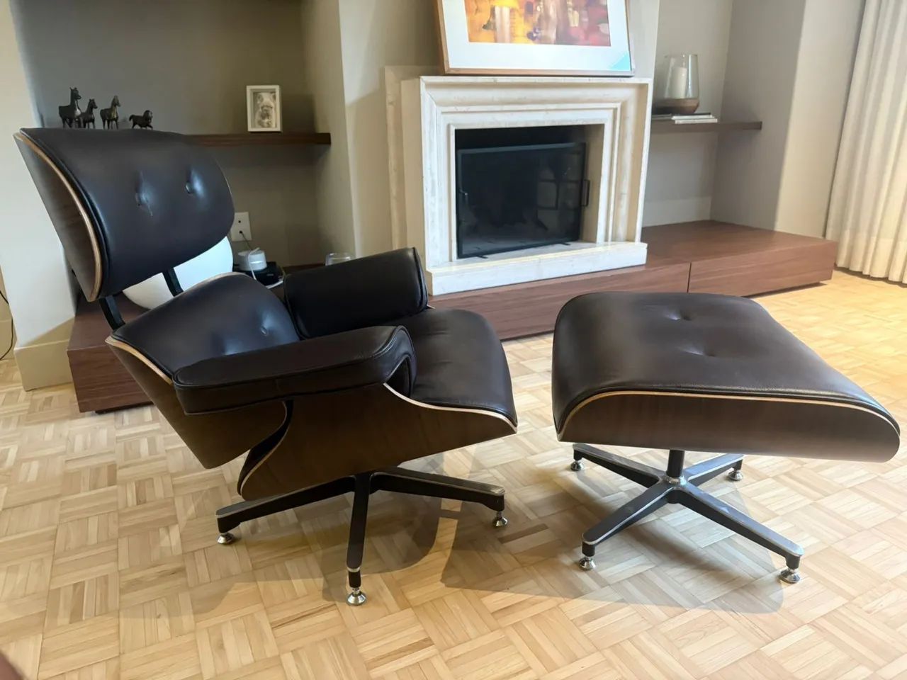 Poltrona Charles Eames em couro natural. - Foto 4