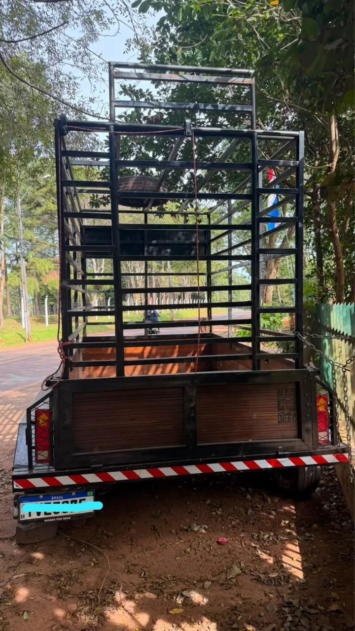 Carretinha reboque trucada 