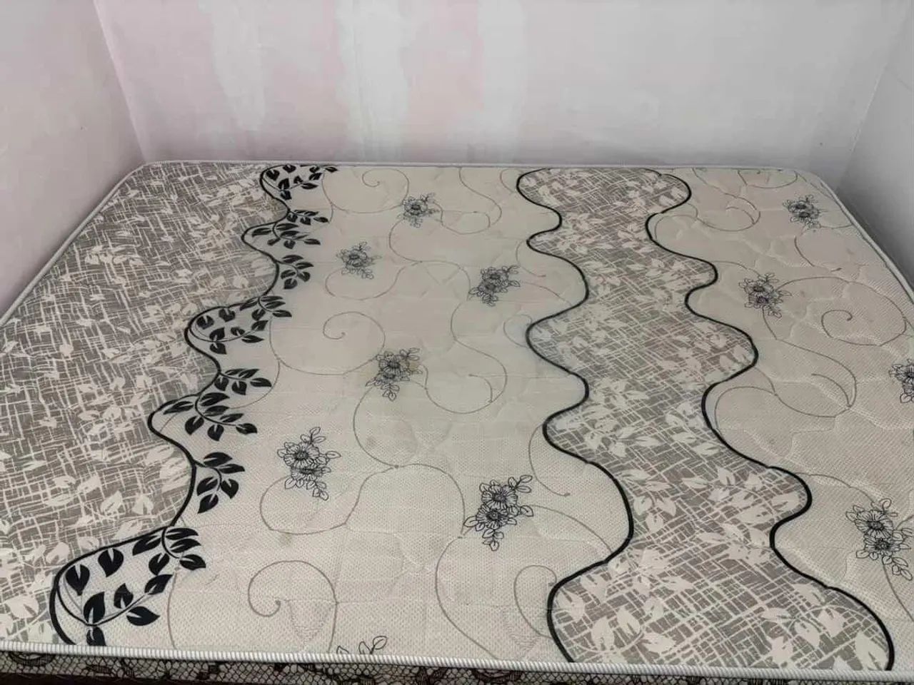 Box de casal e colchão  - Foto 4