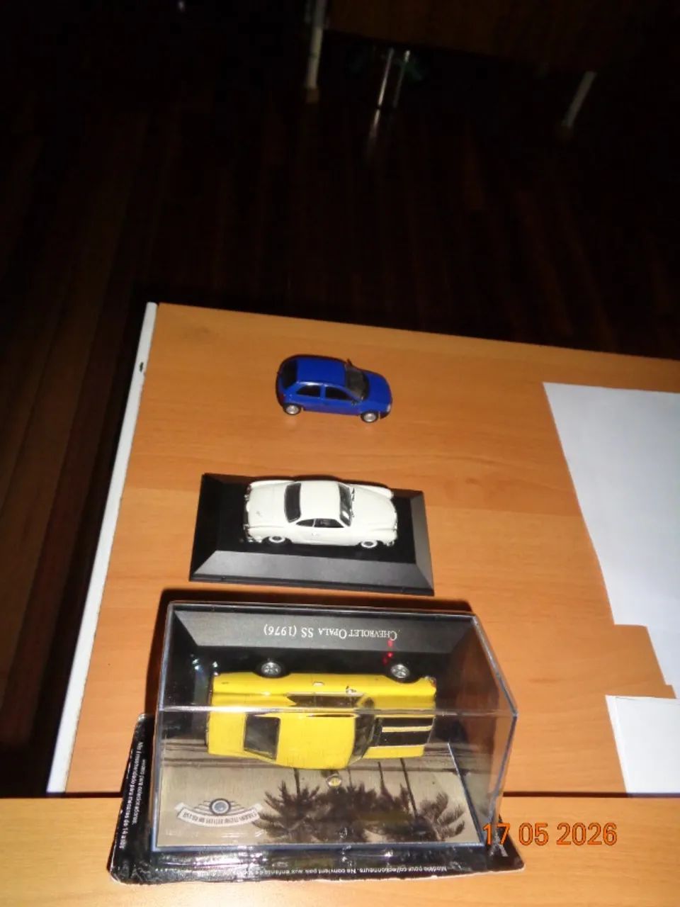 Lote de 3 Carrinhos escala 1 sobre 43 - Foto 5