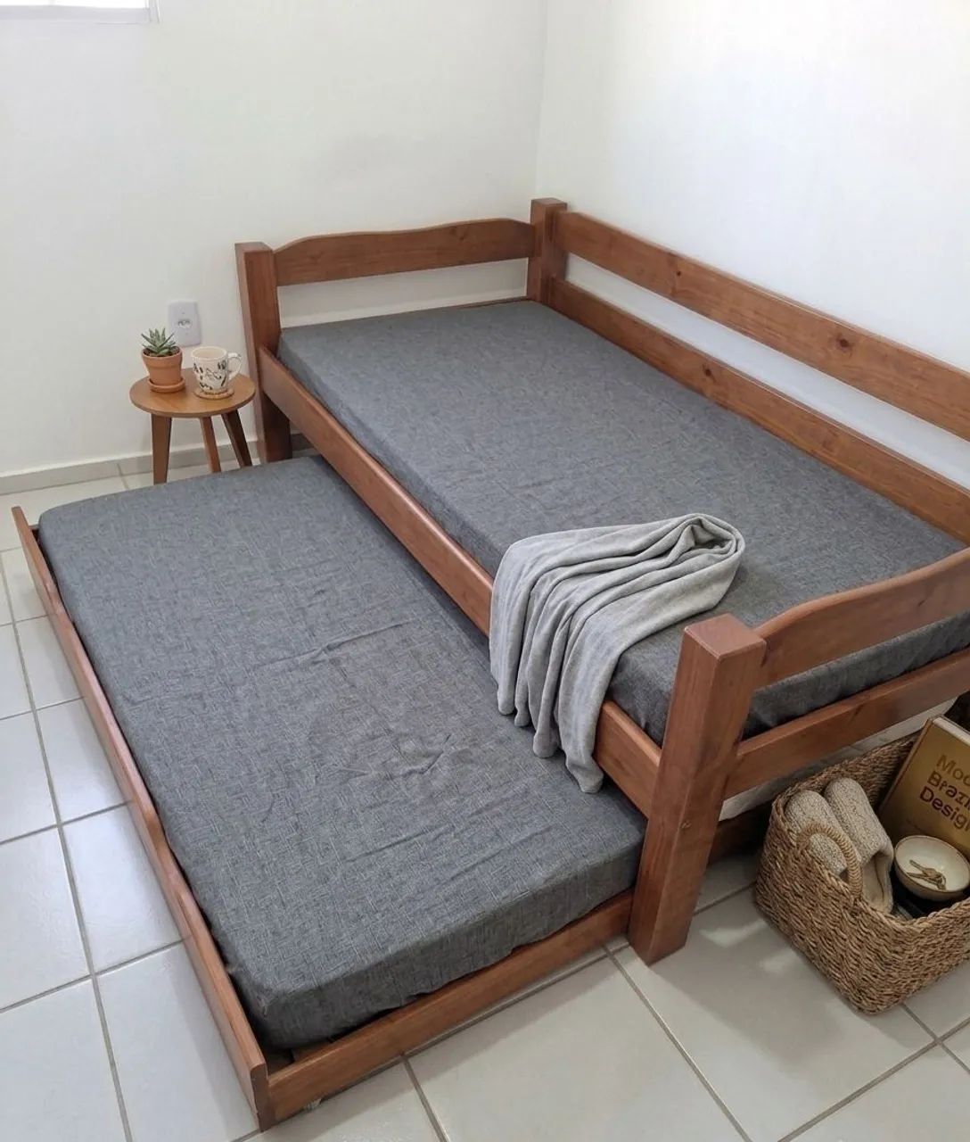 Sofa cama com cama auxiliar madeira maciça - Foto 2