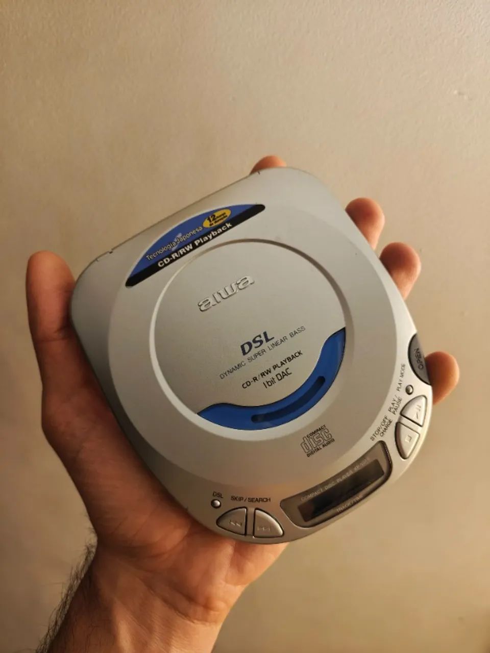 discman / cd player aiwa xp-v319 prata - 100% funcionando
