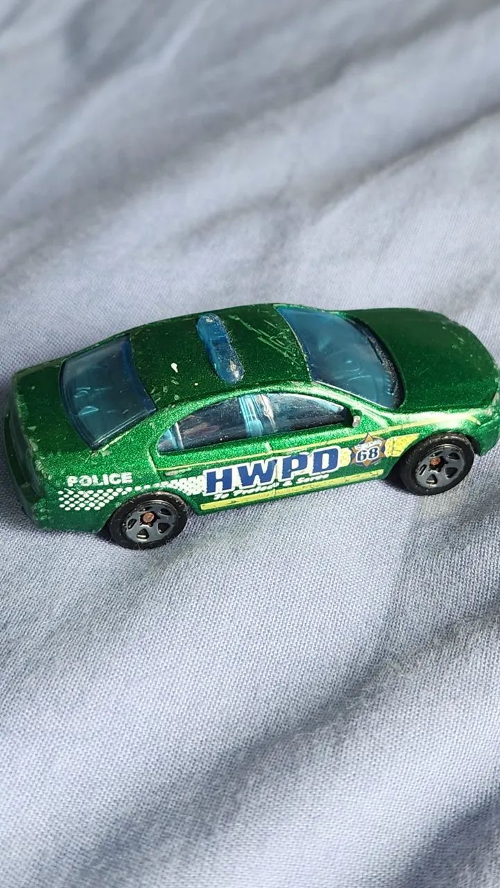Hot wheels ford fision police