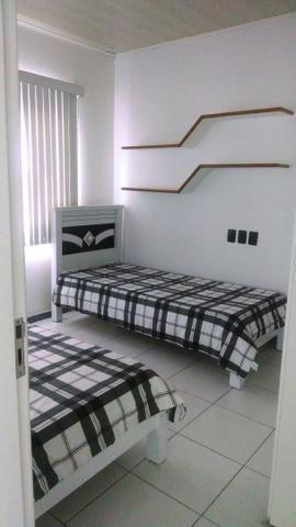 Alugo apartamento mobiliado - dois quartos com suíte e garagem coberta a 300m do Shopping - Foto 6