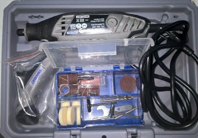 Micro retifica Dremel 3000 26 acessórios - Foto 4