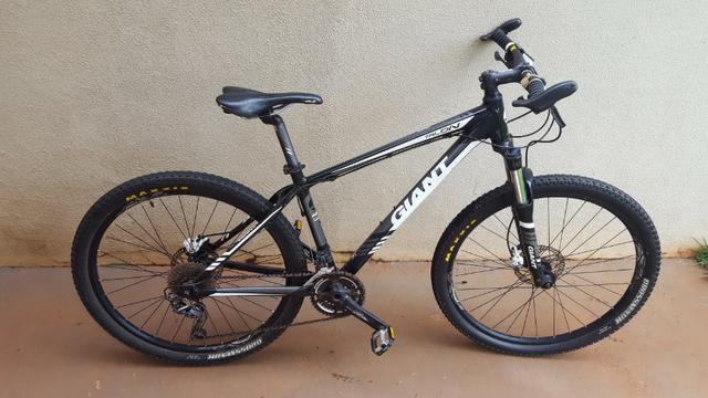 Bike Giant Talon 3 toda Shimano Deore com freios Hidráulicos 30 marchas - Foto 2