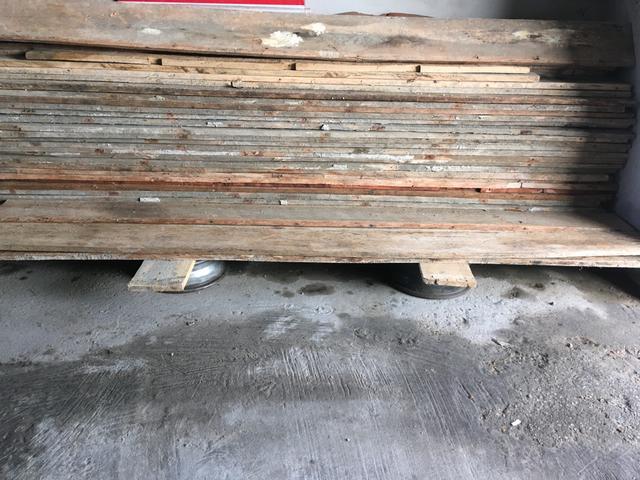 Vende Tábua de Azimbre e Pau de escora