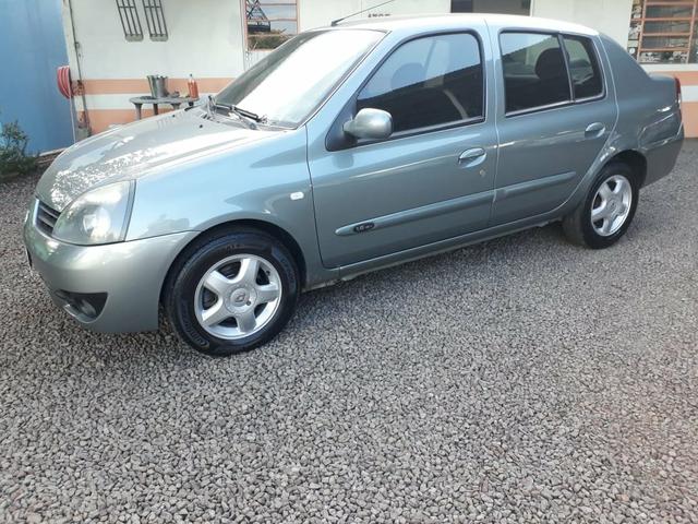 Clio 1.6 sedan completo (muito barato)