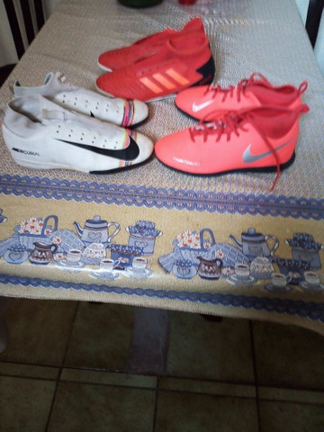 Chuteiras, vende ou troca por passarinho - Foto 3