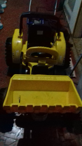 Trator de criança