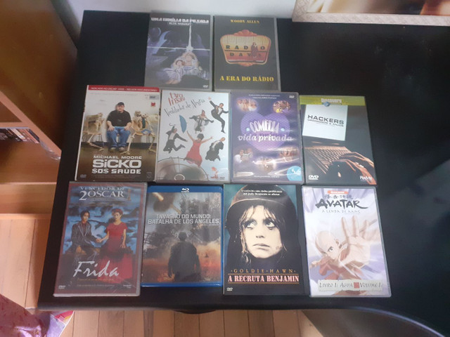 Tenho total de 700 DVDs