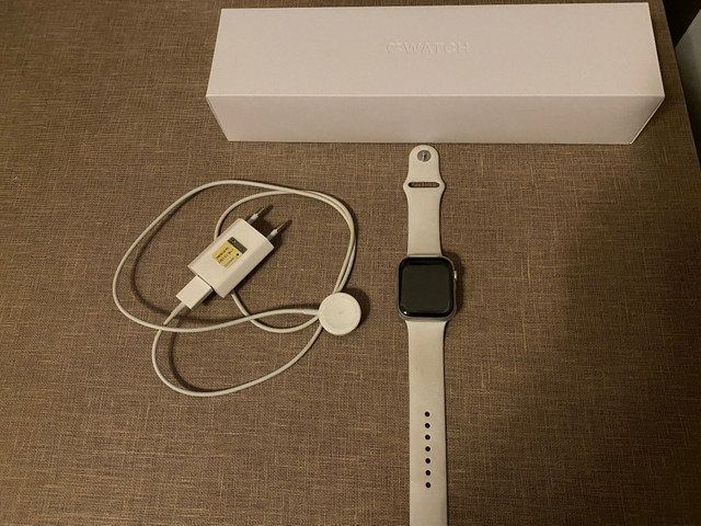 Apple Watch Series 5 44mm