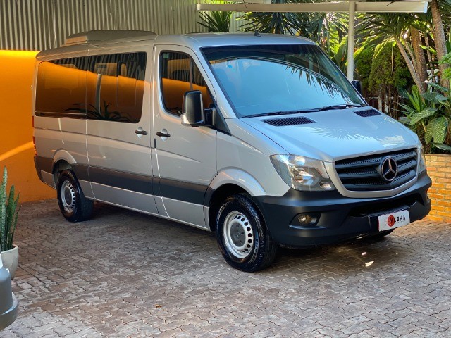 MERCEDES BENZ SPRINTER 415 2019 TETO BAIXO LUXO COMPLETÍSSIMA, IMPECÁVEL, FINANCIAMOS!