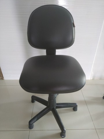 Cadeira Executiva<br>Giratória Encosto com L Sanfonado - Foto 5